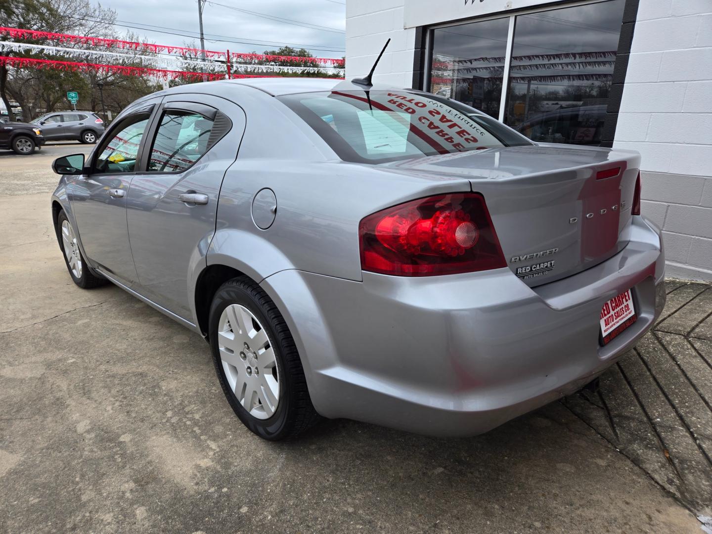 2014 SILVER Dodge Avenger SE (1C3CDZAB1EN) with an 2.4L L4 DOHC 16V engine, 4-Speed Automatic transmission, located at 503 West Court, Seguin, TX, 78155, (830) 379-3373, 29.568621, -97.969803 - Photo#3